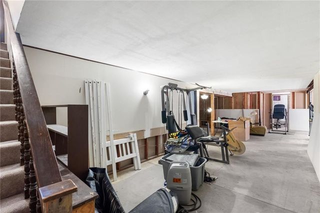 430 Chestnut Drive, Marshall, MO 65340