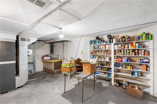 430 Chestnut Drive, Marshall, MO 65340