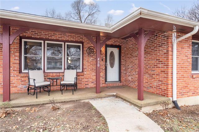 430 Chestnut Drive, Marshall, MO 65340