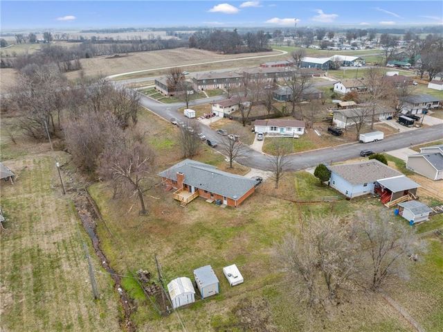 430 Chestnut Drive, Marshall, MO 65340