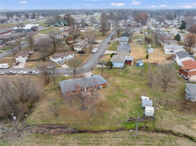 430 Chestnut Drive, Marshall, MO 65340