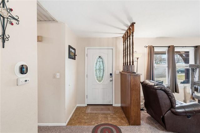 430 Chestnut Drive, Marshall, MO 65340