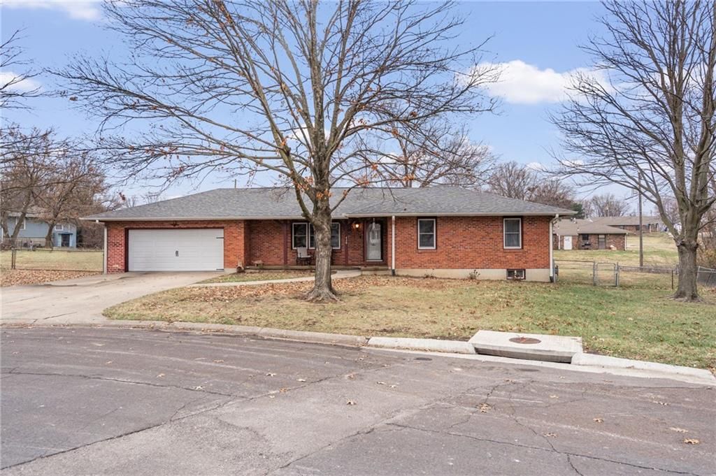 430 Chestnut Drive, Marshall, MO 65340