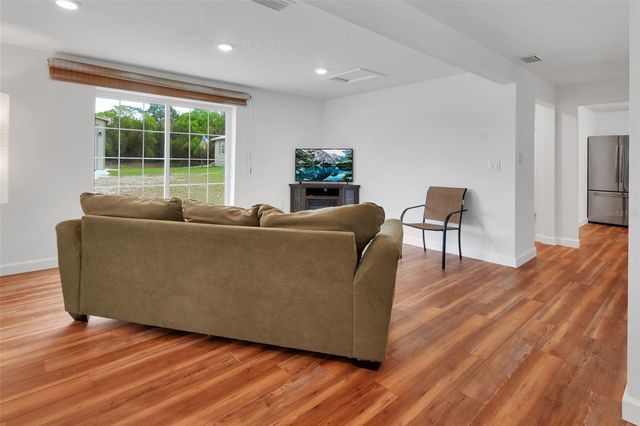 4611 GRAND AVENUE, De Leon Springs, FL 32130