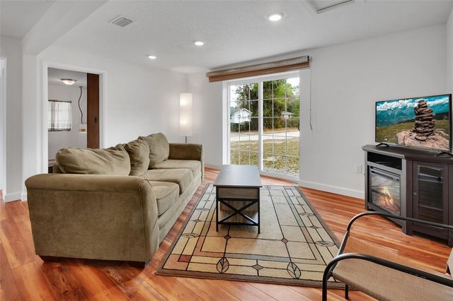 4611 GRAND AVENUE, De Leon Springs, FL 32130