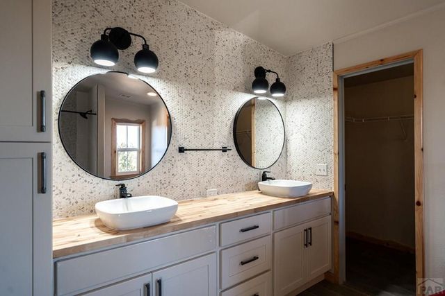 1017 County Rd 521.3, Walsenburg, CO 81089