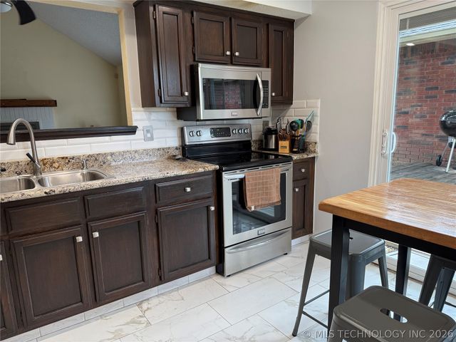 5215 E 90th Street, Tulsa, OK 74137