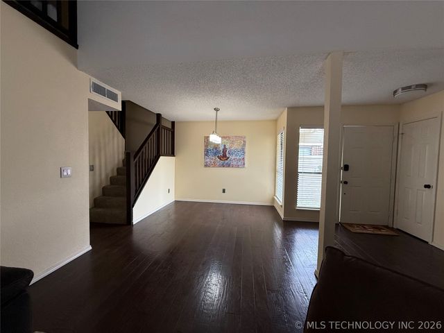 5215 E 90th Street, Tulsa, OK 74137