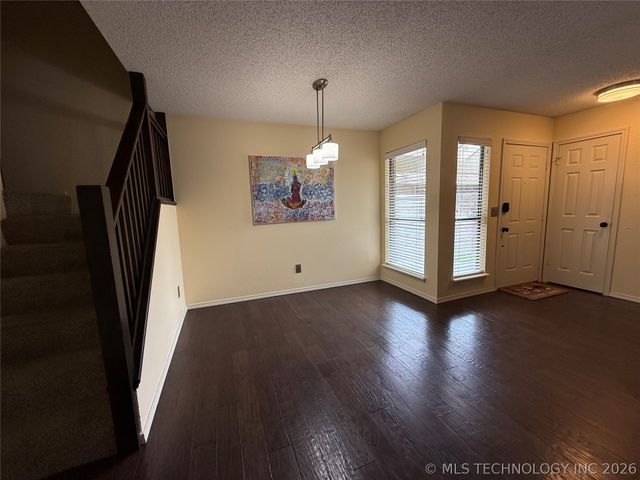 5215 E 90th Street, Tulsa, OK 74137