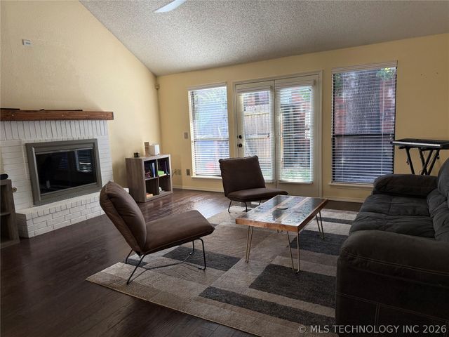 5215 E 90th Street, Tulsa, OK 74137