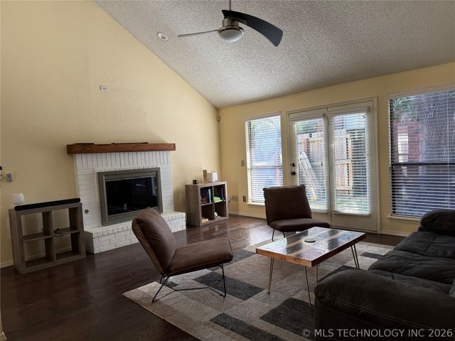 5215 E 90th Street, Tulsa, OK 74137