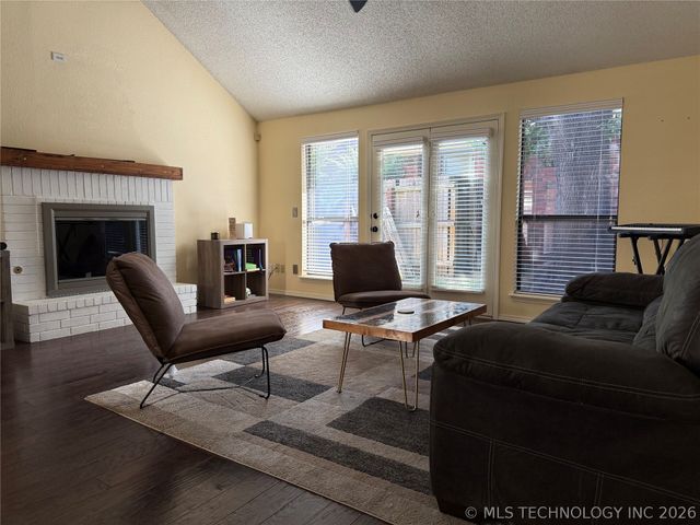 5215 E 90th Street, Tulsa, OK 74137
