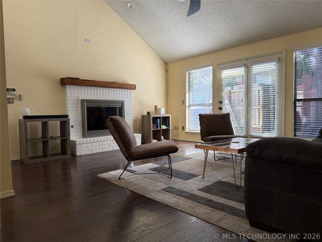 5215 E 90th Street, Tulsa, OK 74137