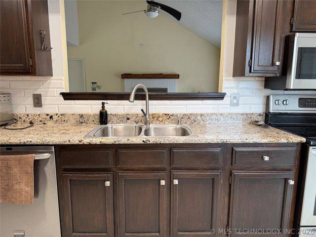 5215 E 90th Street, Tulsa, OK 74137