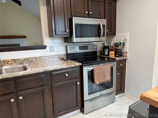 5215 E 90th Street, Tulsa, OK 74137