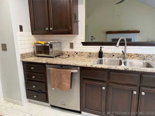 5215 E 90th Street, Tulsa, OK 74137