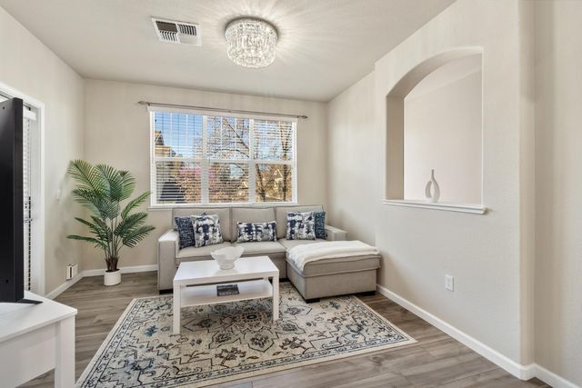 9640 Coney Island Cir, Elk Grove, CA 95758