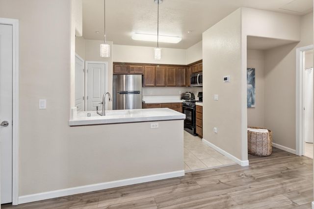 9640 Coney Island Cir, Elk Grove, CA 95758