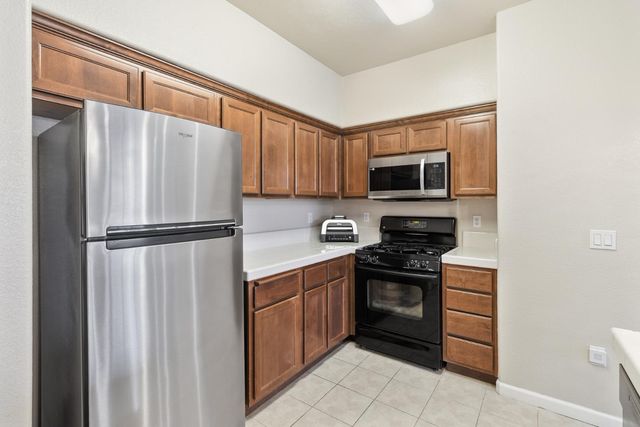 9640 Coney Island Cir, Elk Grove, CA 95758