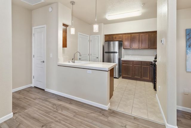 9640 Coney Island Cir, Elk Grove, CA 95758