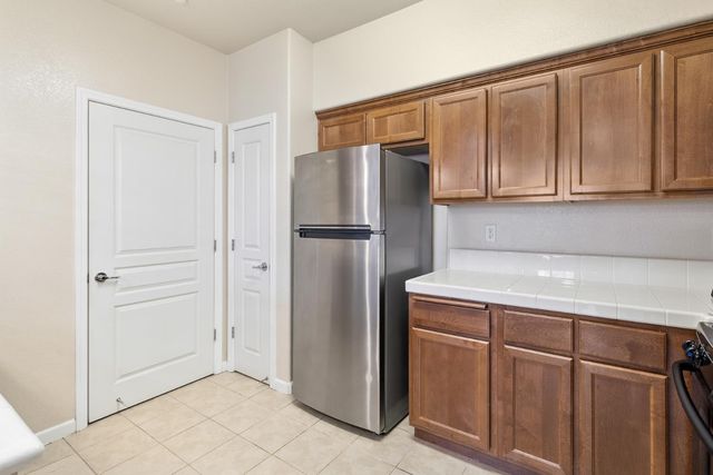 9640 Coney Island Cir, Elk Grove, CA 95758