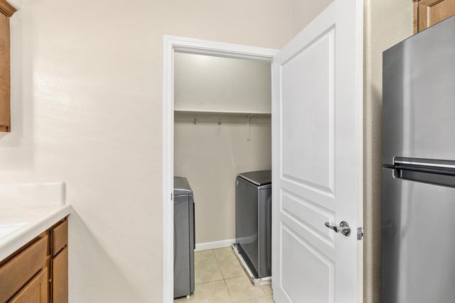 9640 Coney Island Cir, Elk Grove, CA 95758