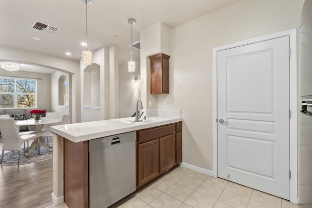 9640 Coney Island Cir, Elk Grove, CA 95758