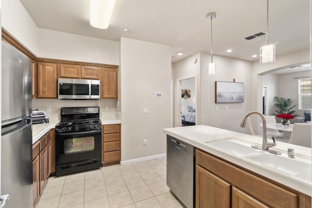 9640 Coney Island Cir, Elk Grove, CA 95758