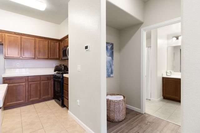 9640 Coney Island Cir, Elk Grove, CA 95758