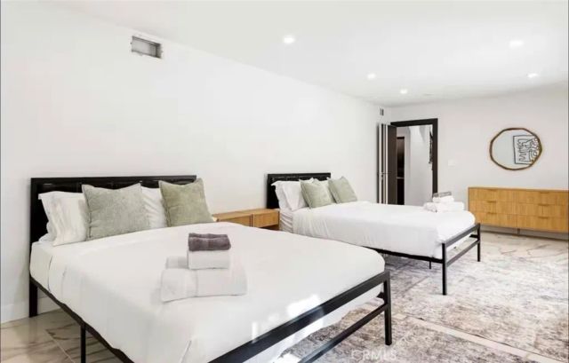 10643 Atlanta, Porter Ranch, CA 91326