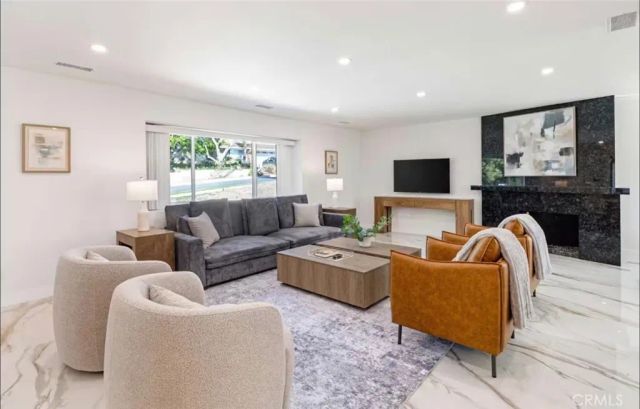 10643 Atlanta, Porter Ranch, CA 91326