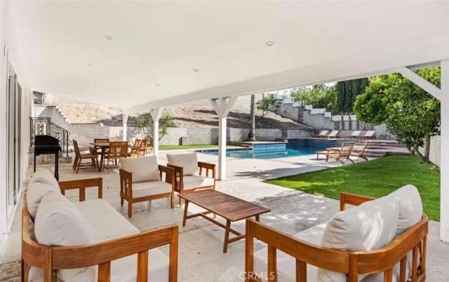 10643 Atlanta, Porter Ranch, CA 91326