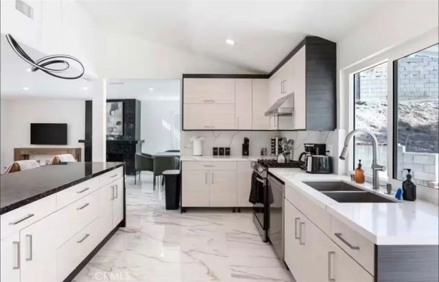 10643 Atlanta, Porter Ranch, CA 91326