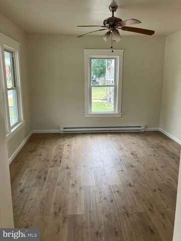 30 E STIEGEL ST, Manheim, PA 17545