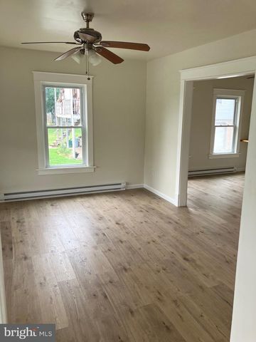 30 E STIEGEL ST, Manheim, PA 17545