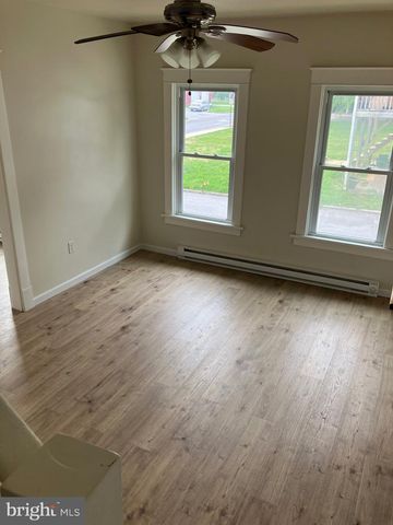 30 E STIEGEL ST, Manheim, PA 17545