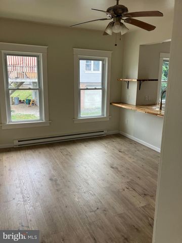 30 E STIEGEL ST, Manheim, PA 17545