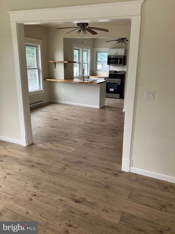 30 E STIEGEL ST, Manheim, PA 17545
