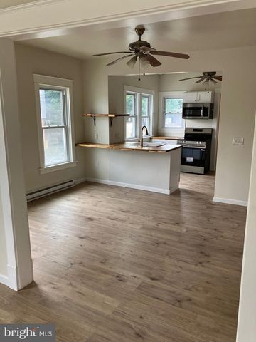 30 E STIEGEL ST, Manheim, PA 17545