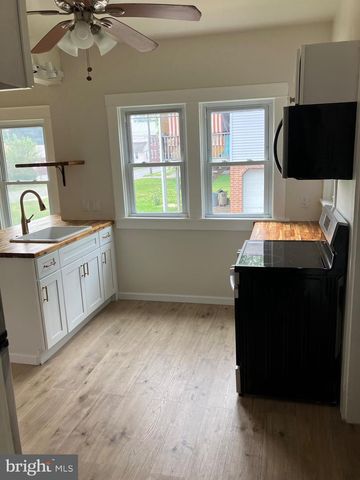 30 E STIEGEL ST, Manheim, PA 17545