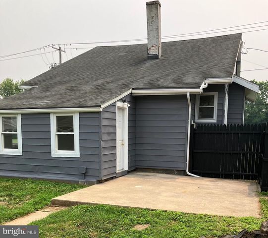 30 E STIEGEL ST, Manheim, PA 17545