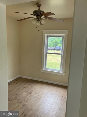 30 E STIEGEL ST, Manheim, PA 17545