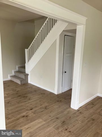 30 E STIEGEL ST, Manheim, PA 17545