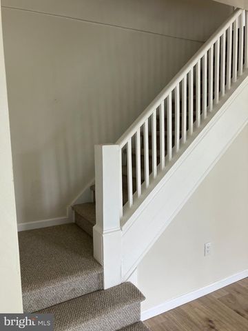 30 E STIEGEL ST, Manheim, PA 17545