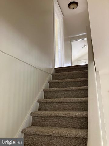 30 E STIEGEL ST, Manheim, PA 17545