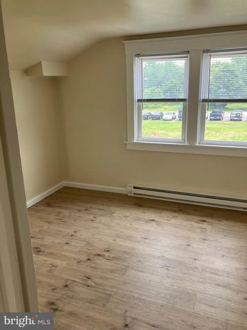 30 E STIEGEL ST, Manheim, PA 17545