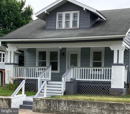 30 E STIEGEL ST, Manheim, PA 17545