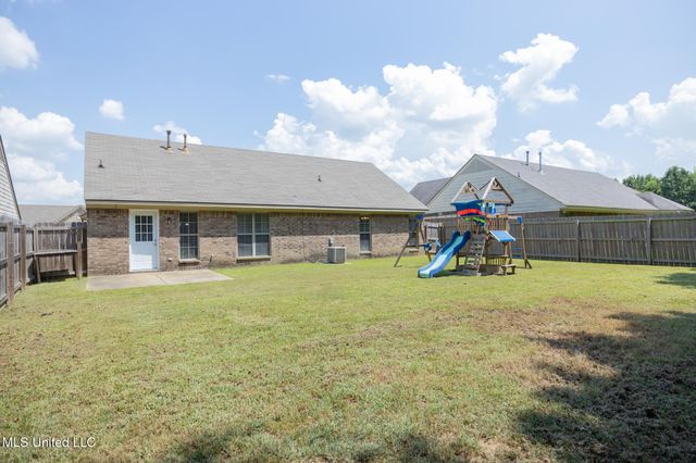 8621 Bonfire Drive, Southaven, MS 38671