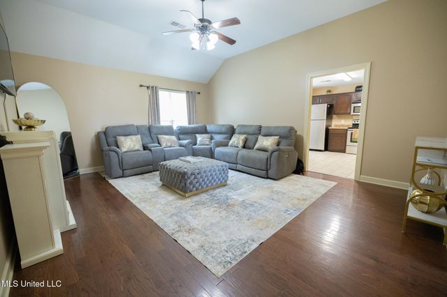 8621 Bonfire Drive, Southaven, MS 38671