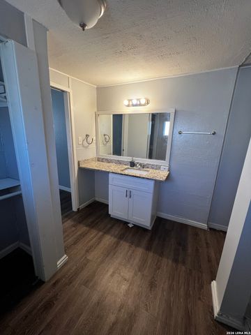 351 Overhill UNIT B, San Antonio, TX 78228